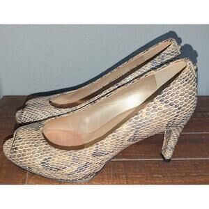 Stuart Weitzman Snakeskin Peep Toe Pumps Size 8,5 M